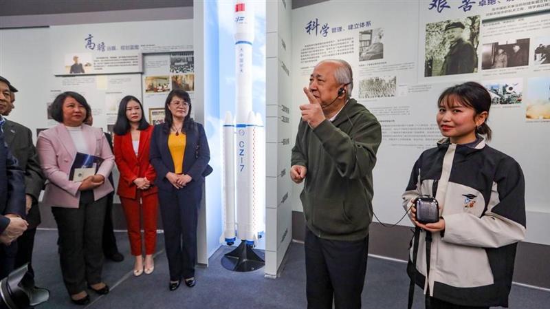 中国航天日航天科普周主题活动在湖北松滋举行，沉浸式航天科普馆“九号宇宙”同期开放