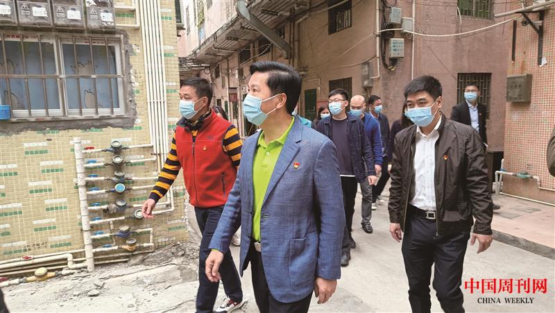 清溪镇镇委书记叶锦锐在厦坭村督导检查工作.jpg