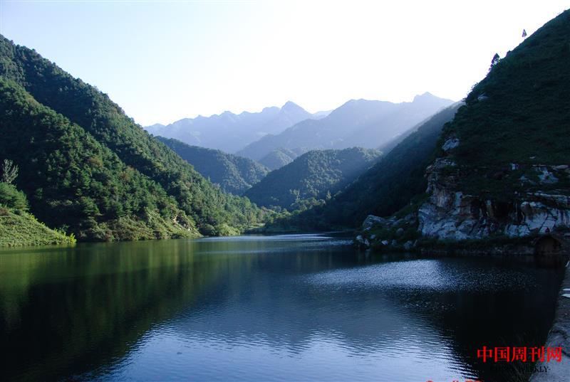 小秦岭保护区灵湖峪山水.jpg