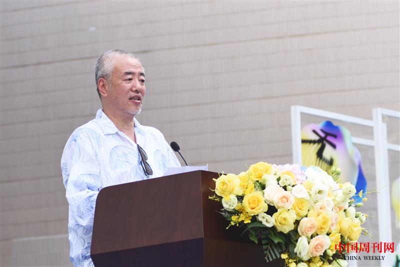 005著名设计艺术家、西安美术学院86届校友韩家英发言.JPG
