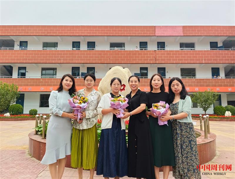 鲜花赠老师 厚德身为范1.jpg 鲜花赠老师 厚德身为范1.jpg