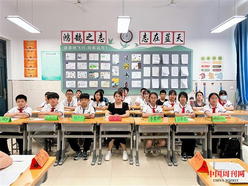 评委.jpg 评委.jpg