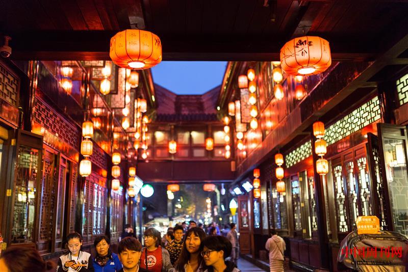 摄图网_500180915_成都巷子景点夜景(企业商用).jpg